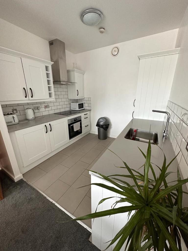 Recently Refurbished Apt Central Mk Free Parking 밀턴 케인즈 외부 사진